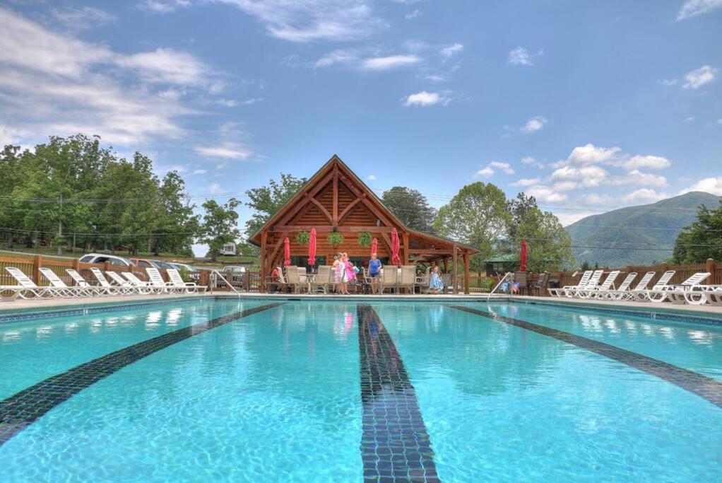 Private Smoky Mountain Luxury Log Home With 2 Fireplaces, Hot Tub & Community Pool Sevierville Exteriér fotografie